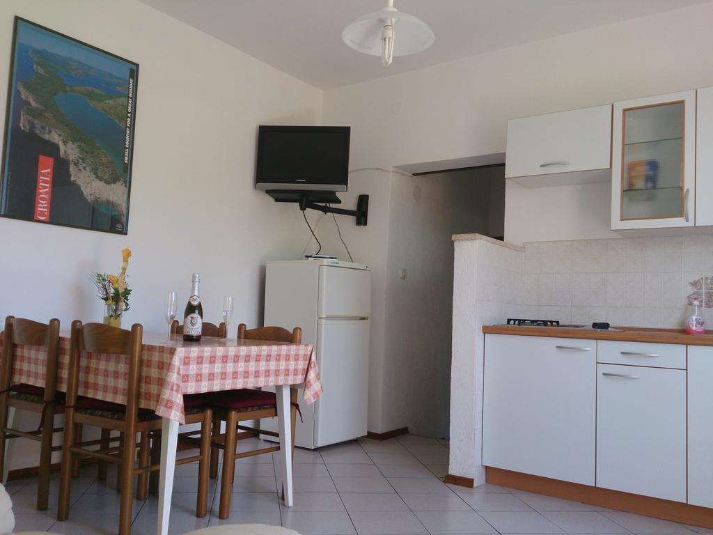 Apartments Valentino Supetarska Draga Kamer foto