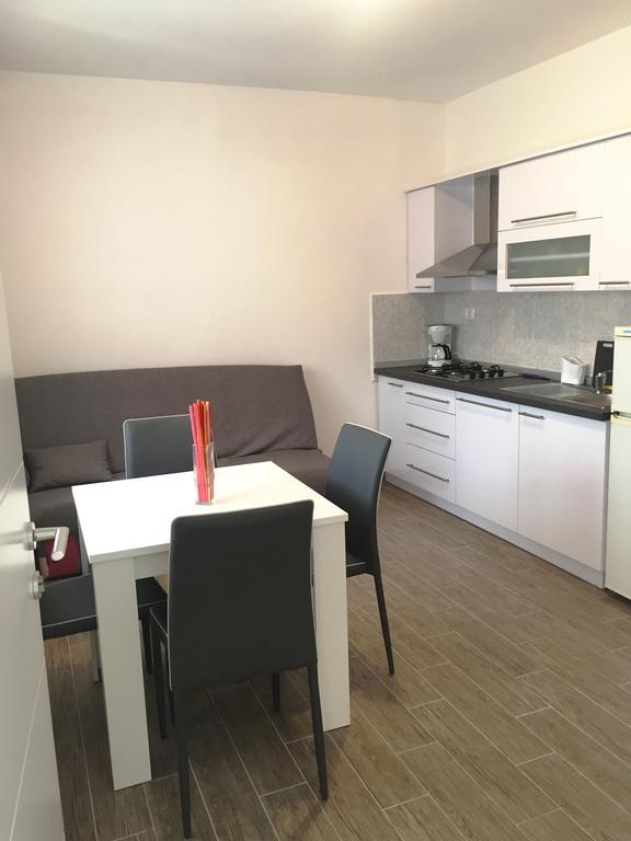 Apartments Valentino Supetarska Draga Buitenkant foto
