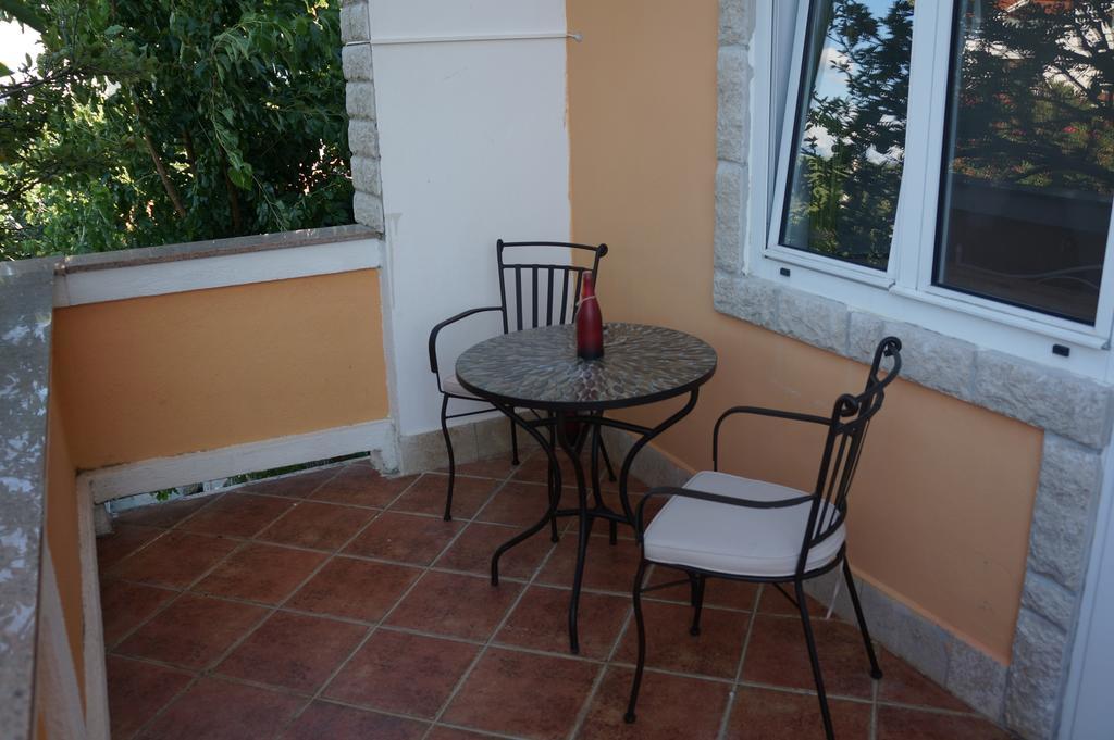 Apartments Valentino Supetarska Draga Buitenkant foto